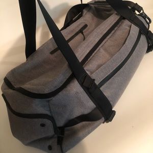 Lululemon duffle bag gym Father’s Day gift